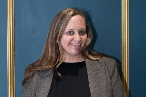 Headshot of Lisa Caseman